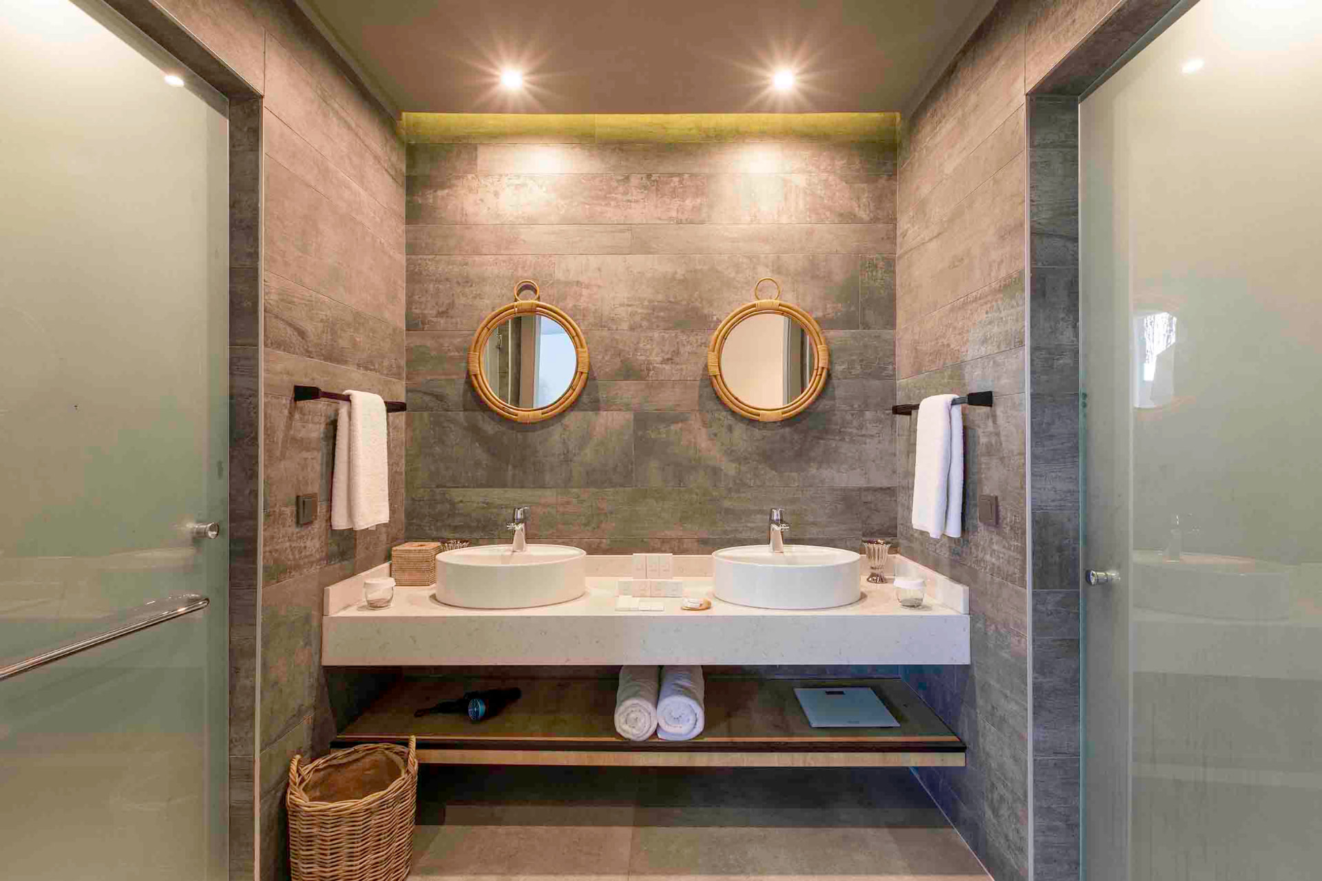 Premium Deniz Manzaralı Teras Süit · Banyo