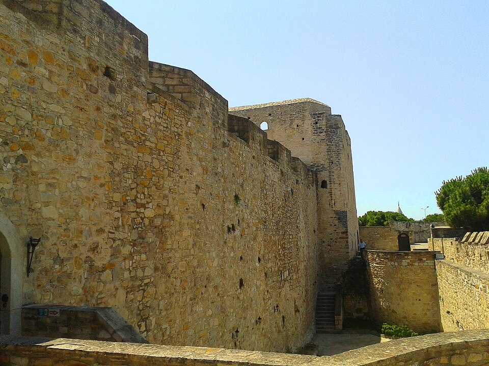 Çeşme Kalesi & Balıkçı Barınağı
