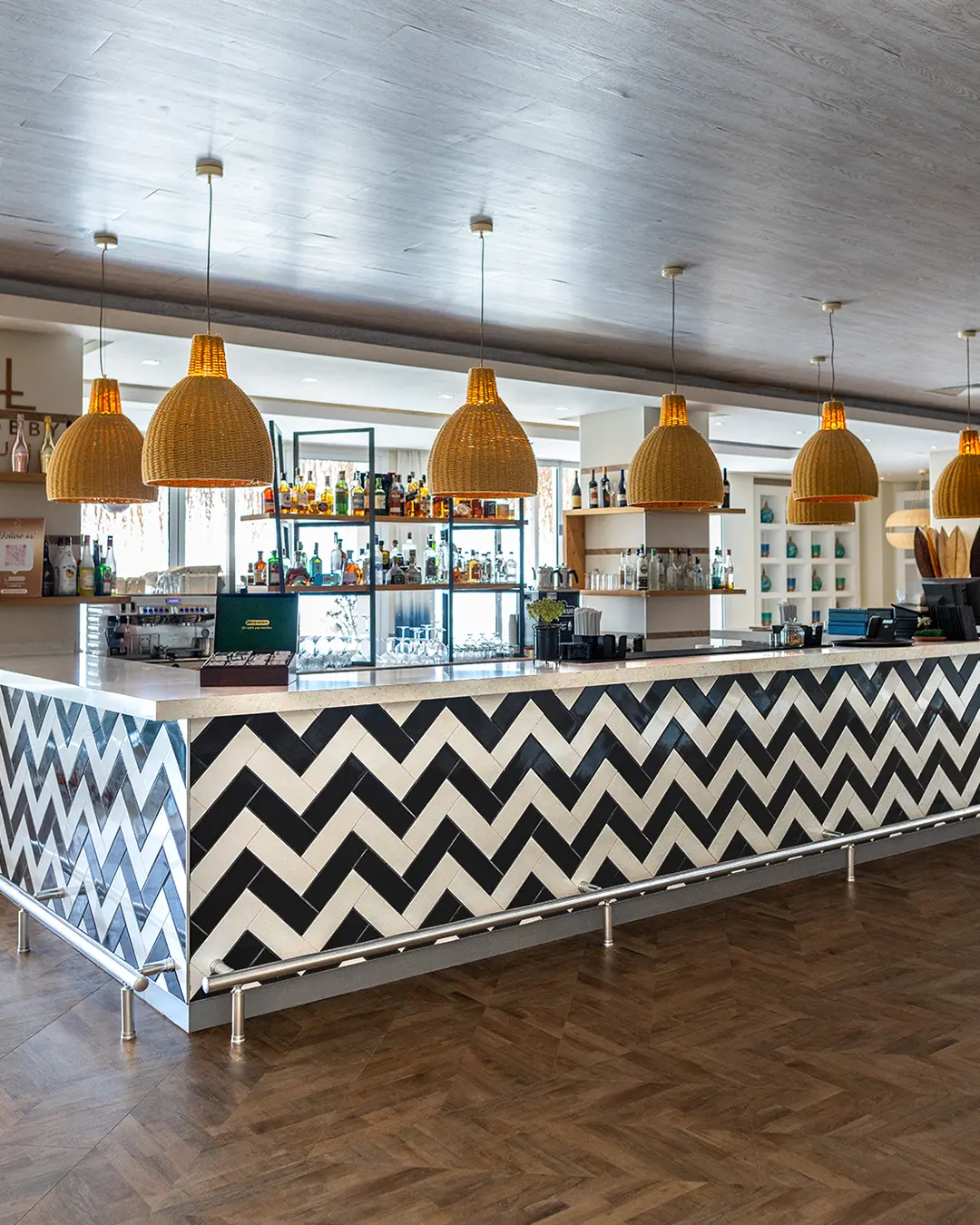 Bar · Zikzak desenli tezgâh