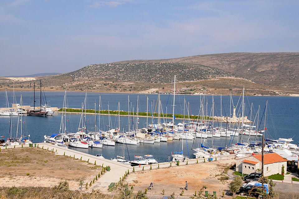 Alaçatı Port & Yat Limanı
